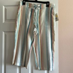 Women’s capris, size M, multi color